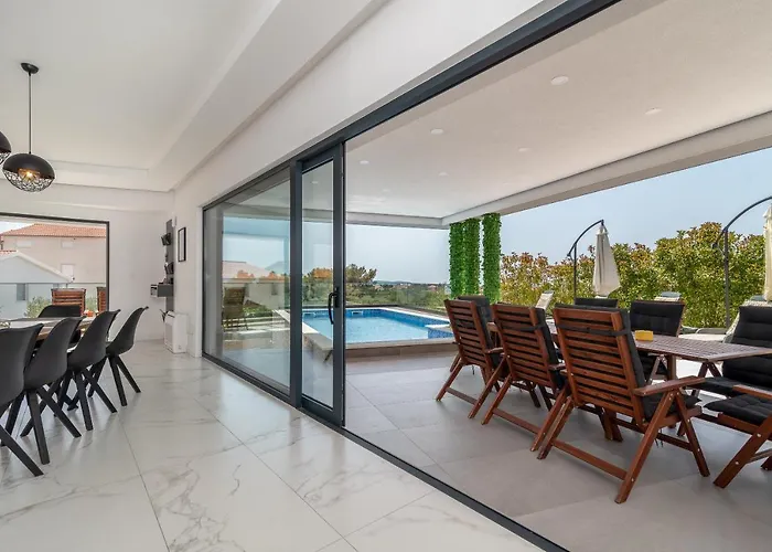 Villalux2022 Mit Pool Beheizt וילה *