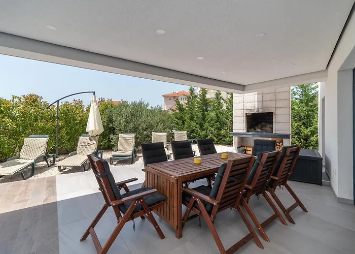 Villalux2022 Mit Pool Beheizt * Трогир