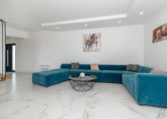 Villalux2022 Mit Pool Beheizt Трогир