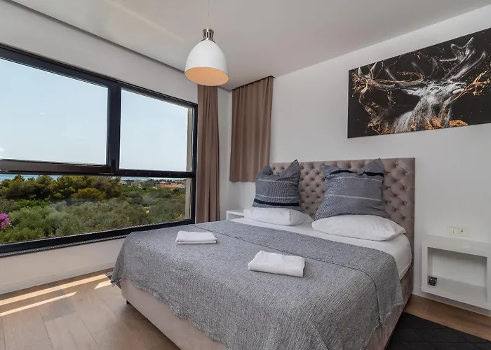 וילה Villalux2022 Mit Pool Beheizt טרוגיר