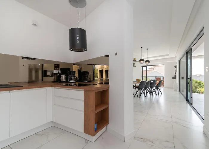 Вилла Villalux2022 Mit Pool Beheizt