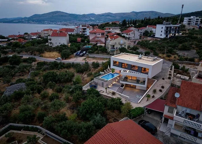 Вилла Villalux2022 Mit Pool Beheizt