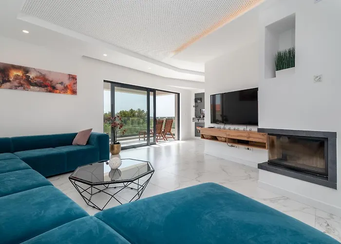 וילה Villalux2022 Mit Pool Beheizt טרוגיר