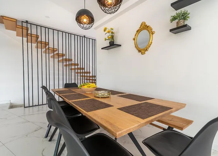 Villalux2022 Mit Pool Beheizt * Трогир