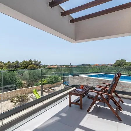 Villalux2022 Mit Pool Beheizt * Trogir