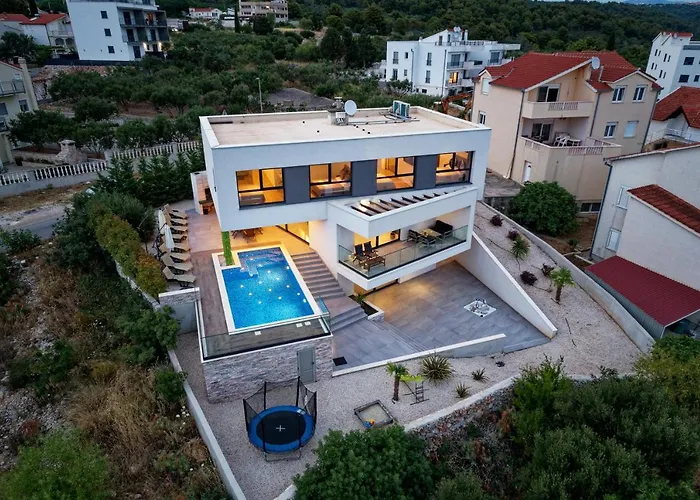 Willa Villalux2022 Mit Pool Beheizt Trogir