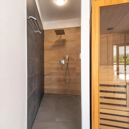 Villalux2022 Mit Pool Beheizt Vila *
