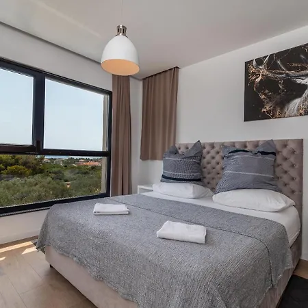 Vila Villalux2022 Mit Pool Beheizt Trogir