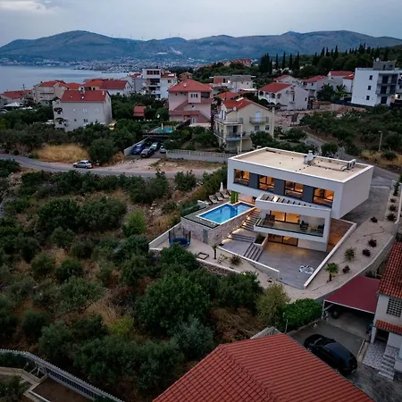 Vila Villalux2022 Mit Pool Beheizt