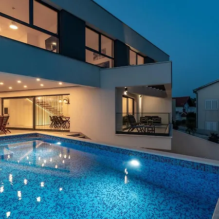 Villalux2022 Mit Pool Beheizt Vila Trogir